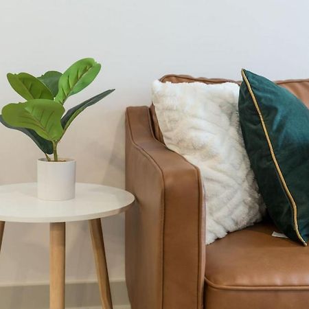 Private Room Whitetown - Shared Whitestown Экстерьер фото